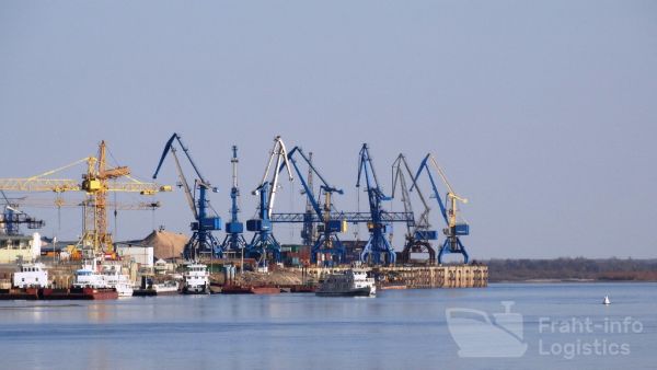 Речные грузоперевозки по реке Амур