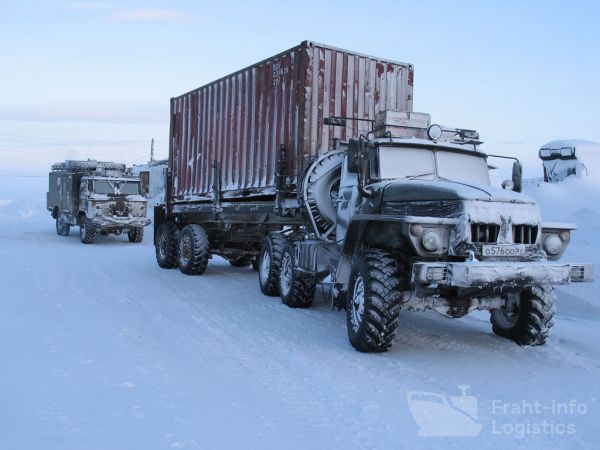 Перевозки грузов по зимнику
